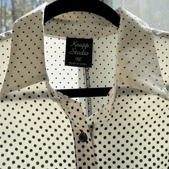 Knapp Studio XL Black & White dot hombre Hi/Lo sleeveless top with collar, sheer - Picture 4 of 6